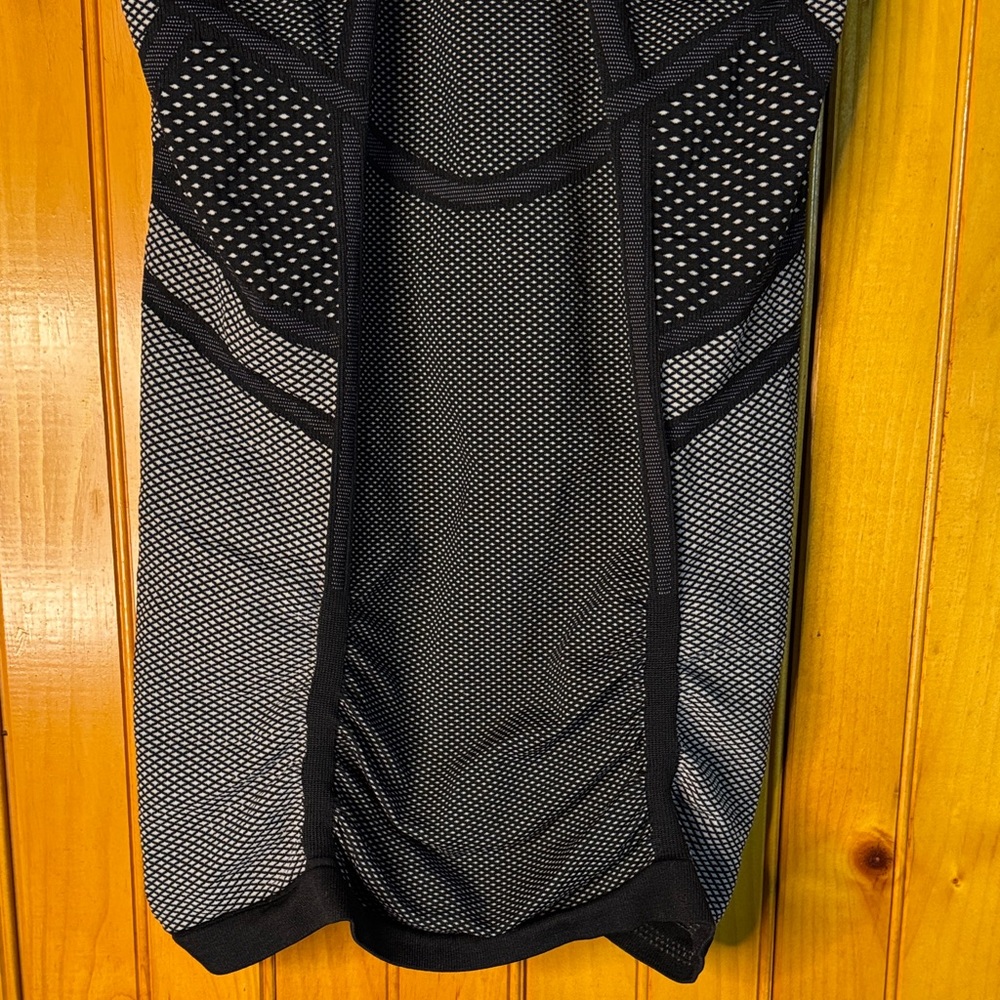 Athleta Black and Gray Tank Top - Picture 8 of 8